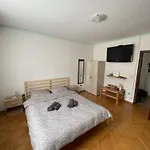 4 Roses Vrtnica Apartman *