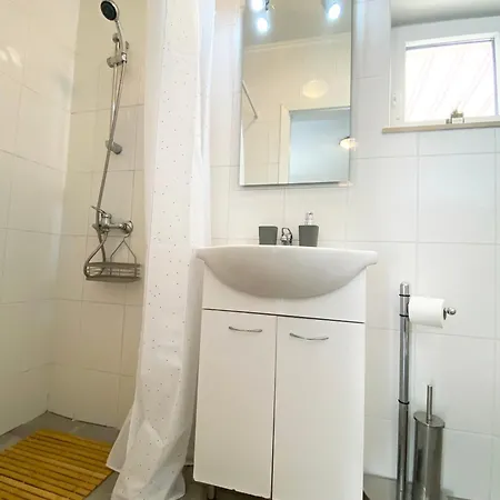 Apartment 4 Roses Vrtnica