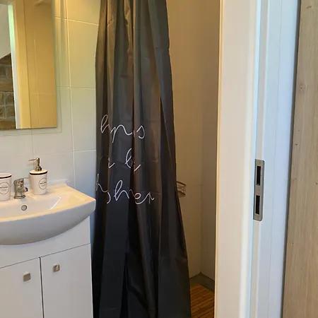 4 Roses Vrtnica Lägenhet *