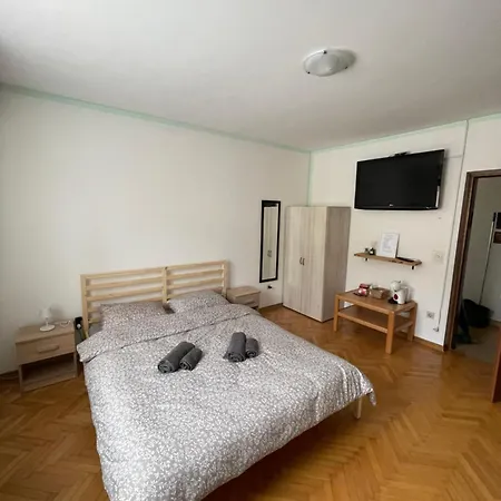 4 Roses Vrtnica Apartment *